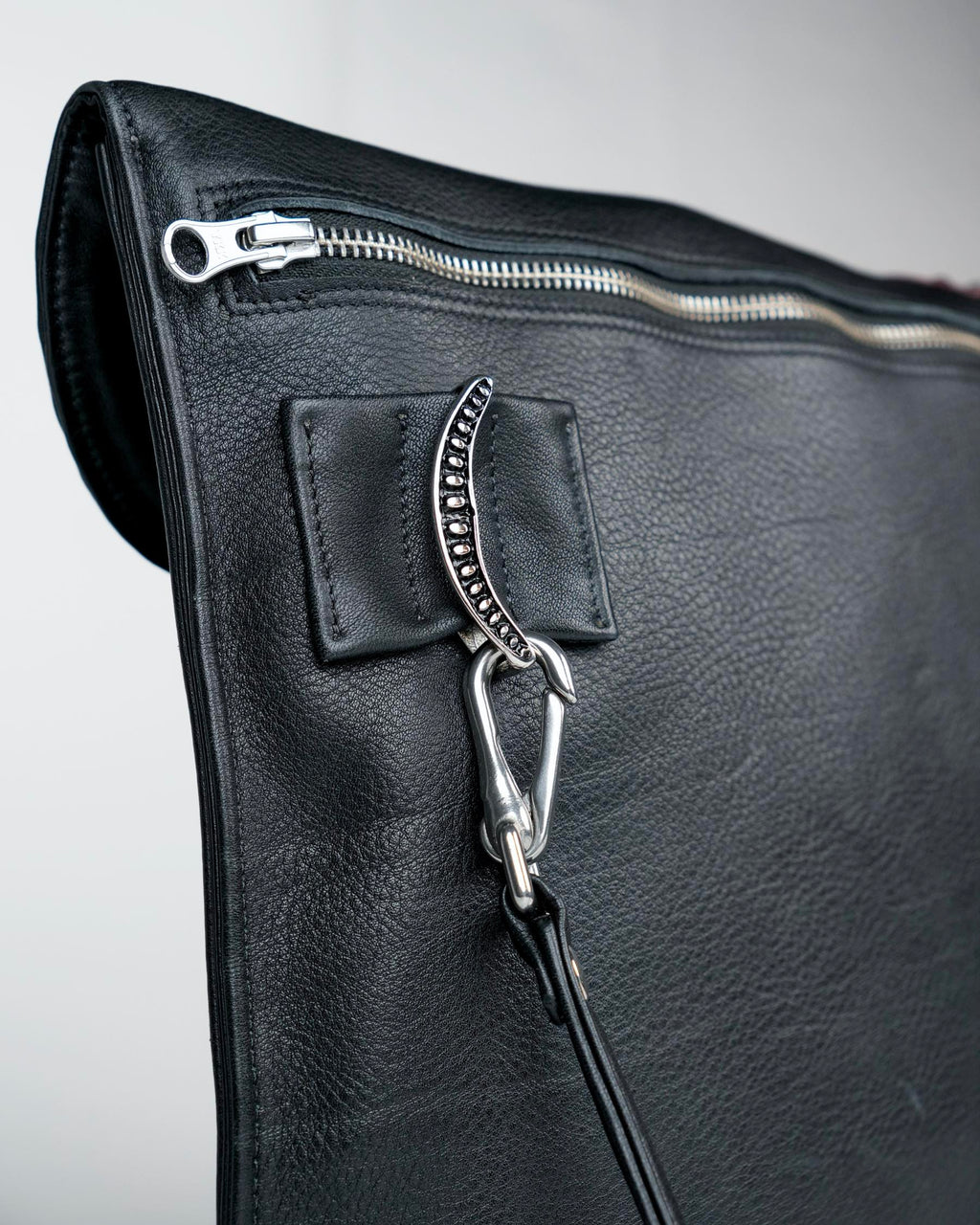 Convertible Portfolio Bag in Black / Red