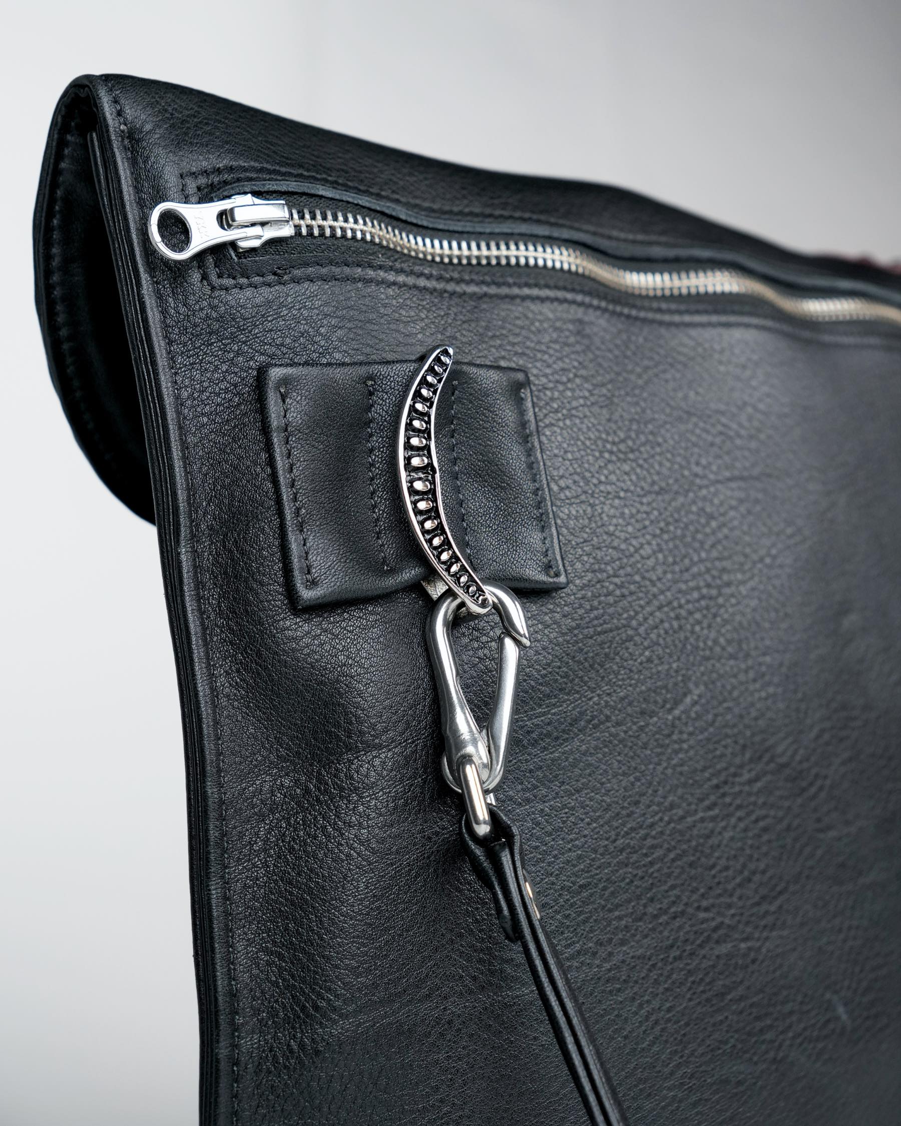 Convertible Portfolio Bag in Black / Red