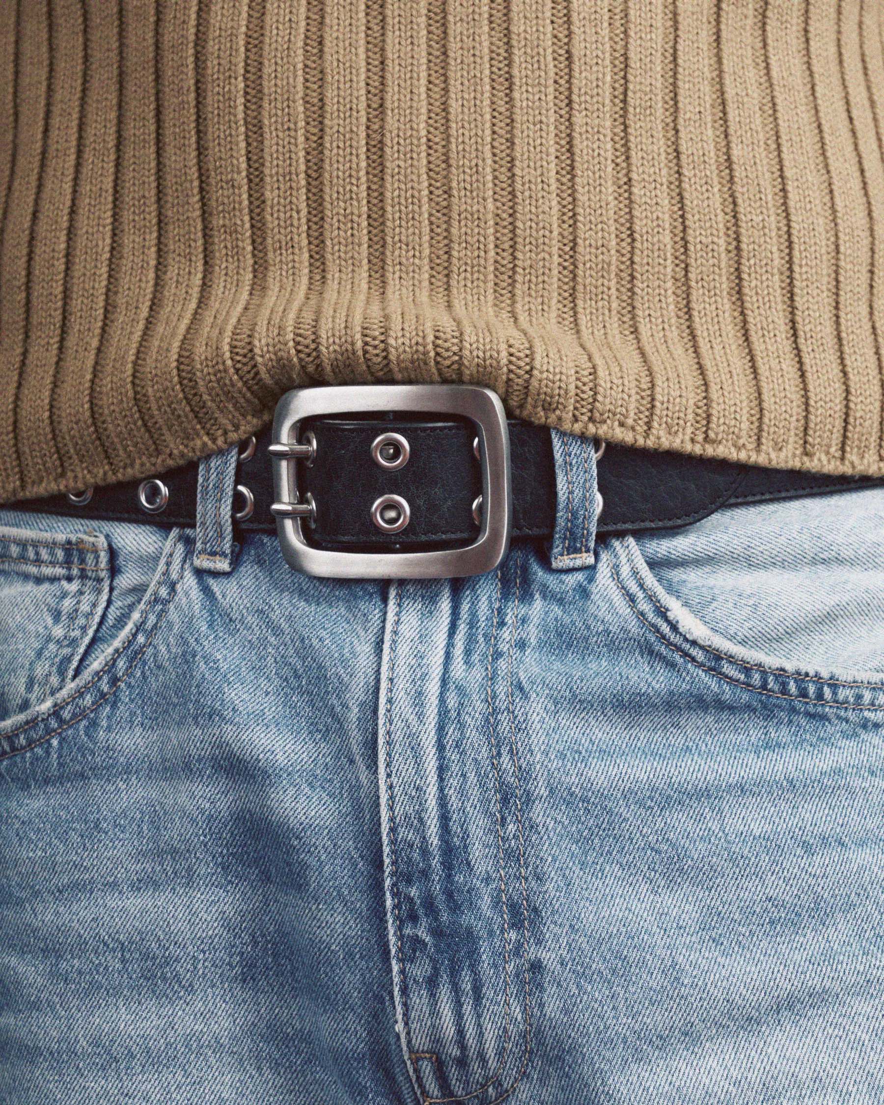 Bull Neck Belt in Black