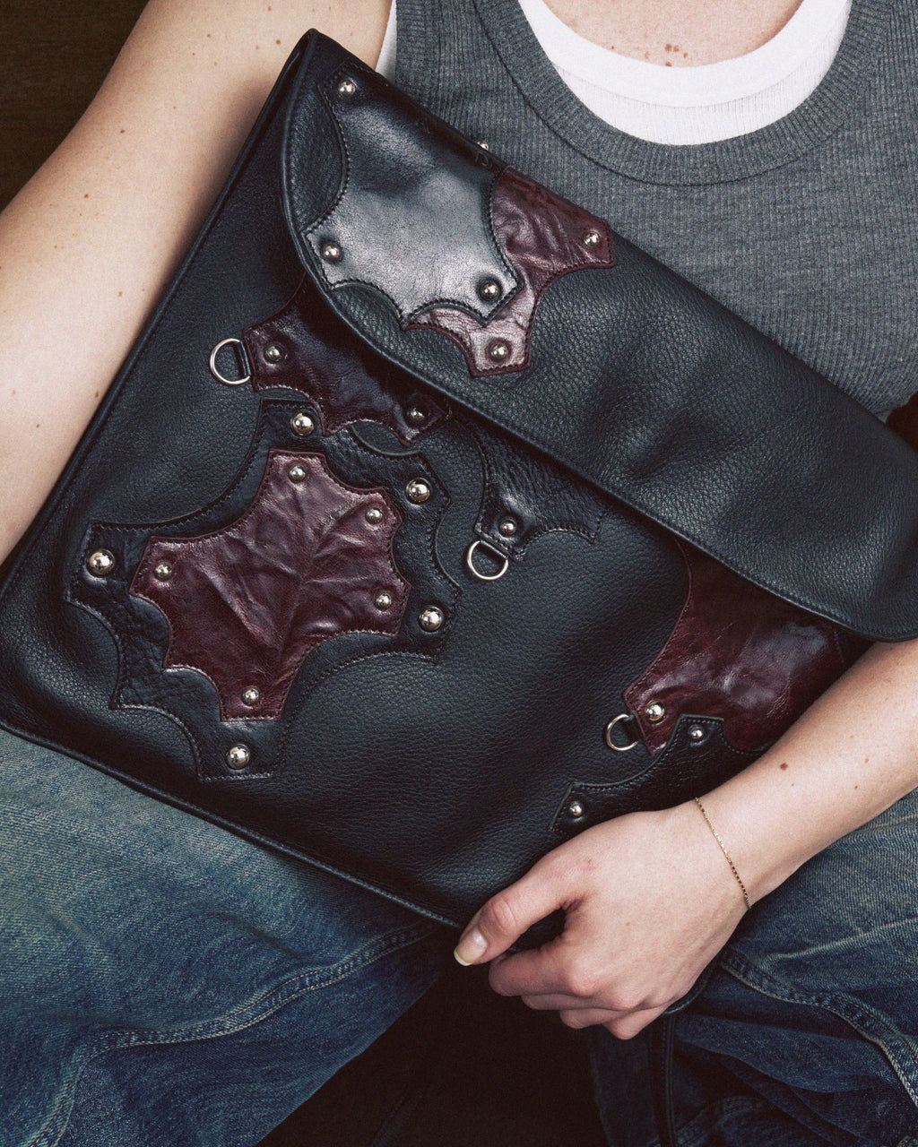 Convertible Portfolio Bag in Black / Red